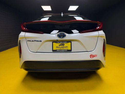 Used 2017 Toyota Prius Prime Premium w/ Preferred Accessory Package image 5