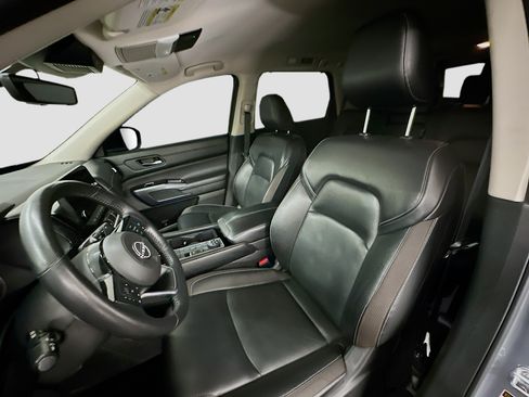 Used 2023 Nissan Pathfinder SL AWD/4WD image 13