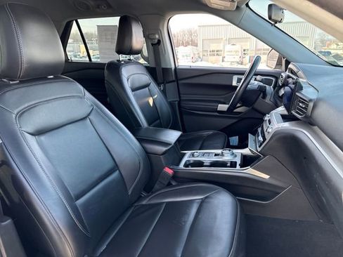 Used 2023 Ford Explorer XLT w/ Equipment Group 202A image 12