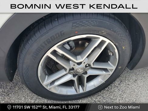 Used 2018 Hyundai Santa Fe SE image 8