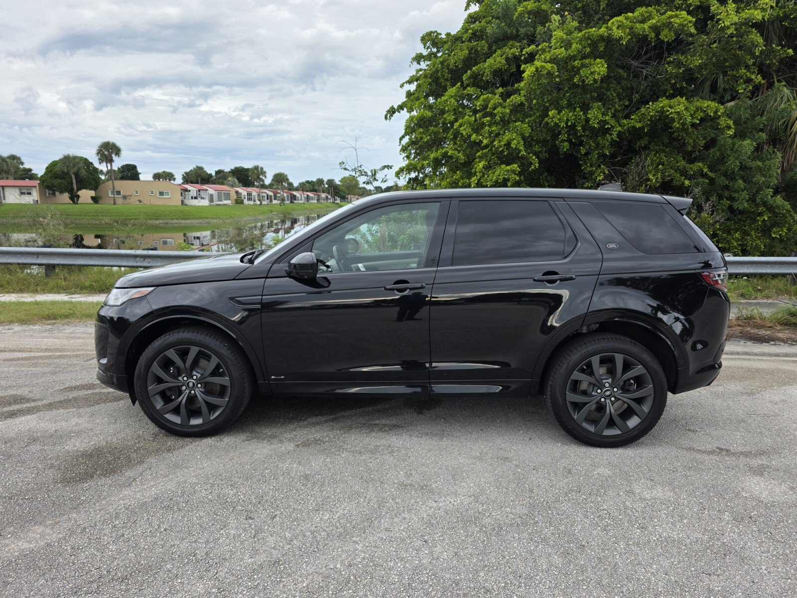 Used 2021 Land Rover Discovery Sport SE R-Dynamic AWD/4WD image 7