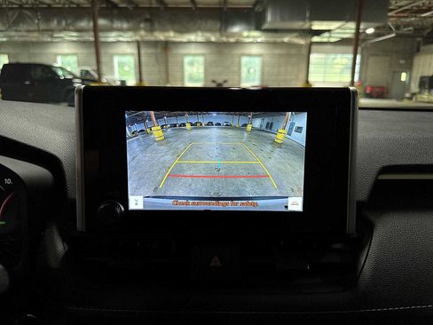 Used 2025 Toyota RAV4 XLE AWD/4WD image 24