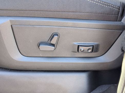 New 2026 RAM 2500 Big Horn AWD/4WD image 13
