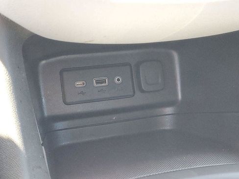 Used 2023 Chevrolet Equinox LT FWD image 17