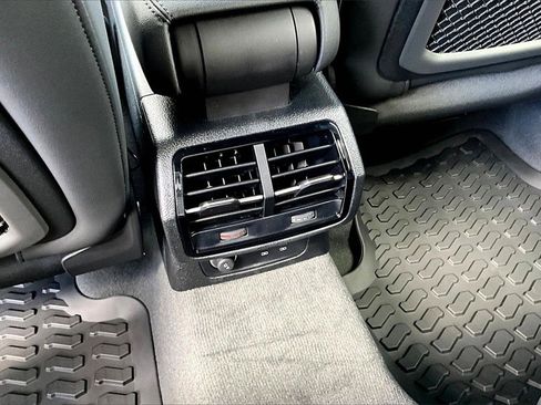 New 2025 Audi Q3 2.0T Premium image 18