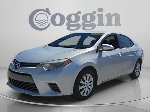 Used 2016 Toyota Corolla LE FWD image 1