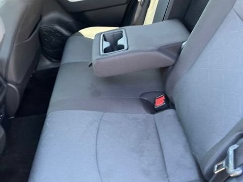 Used 2025 Toyota RAV4 XLE AWD/4WD image 10
