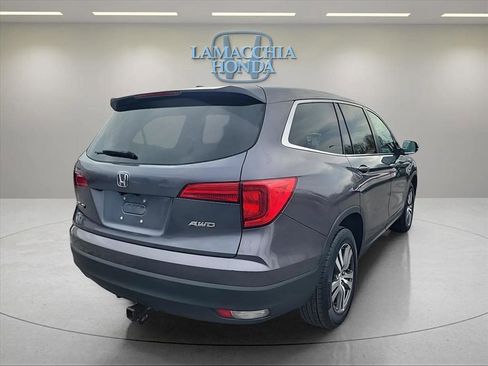 Used 2017 Honda Pilot EX image 5