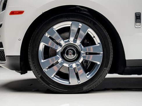 Used 2019 Rolls-Royce Cullinan image 17