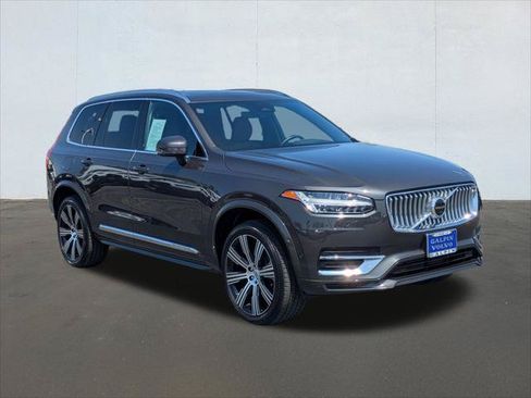 Used 2023 Volvo XC90 T8 Plus AWD/4WD image 7
