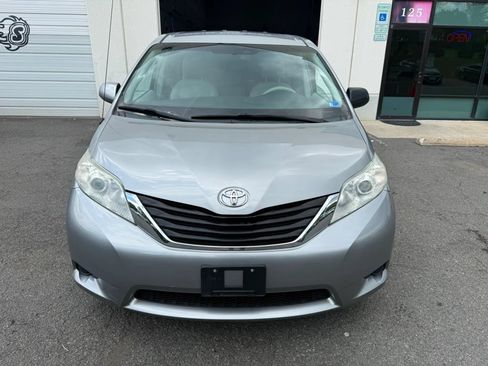 Used 2012 Toyota Sienna LE FWD image 7