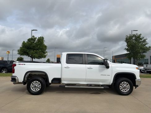 Used 2024 Chevrolet Silverado 2500 LT w/ Convenience Package AWD/4WD image 7