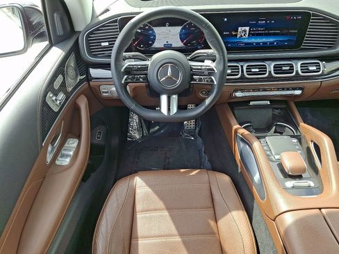 Certified 2024 Mercedes-Benz GLS 450 4MATIC image 11
