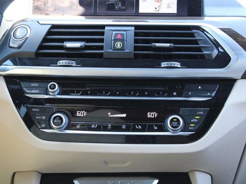Used 2019 BMW X3 xDrive30i w/ Driving Assistance Package AWD/4WD image 16