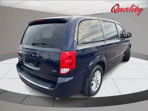 Used 2015 Dodge Grand Caravan SXT FWD image 3