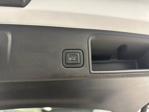 Certified 2023 GMC Terrain SLT w/ Elevation Edition image 24