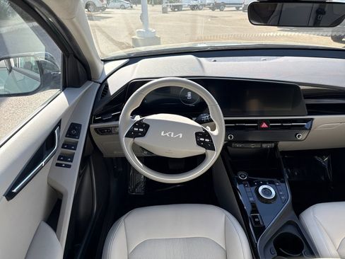Used 2023 Kia Niro Wind FWD image 13