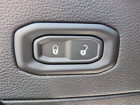 New 2025 Jeep Wrangler Sahara image 22