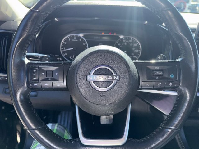 Used 2022 Nissan Pathfinder SV FWD image 15