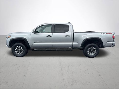 Used 2022 Toyota Tacoma TRD Off-Road image 10