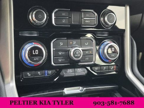 Used 2021 GMC Yukon XL Denali w/ Denali Ultimate Package AWD/4WD image 51