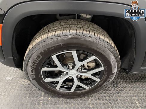 Used 2025 Jeep Grand Cherokee Limited AWD/4WD image 7
