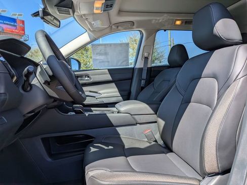 New 2026 Nissan Pathfinder SL image 10