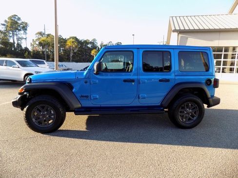 Certified 2025 Jeep Wrangler Sport S image 4