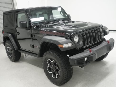Used 2023 Jeep Wrangler Rubicon w/ Cold Weather Group AWD/4WD image 3