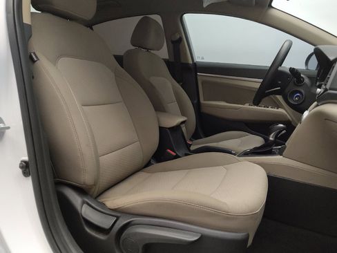 Used 2019 Hyundai Elantra SEL FWD image 21