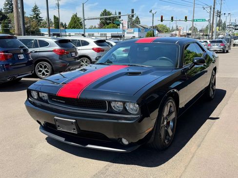 Used 2012 Dodge Challenger SXT RWD image 10