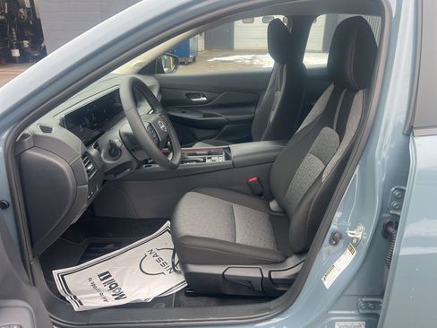 New 2026 Nissan Sentra SV w/ SV Convenience Package FWD image 20