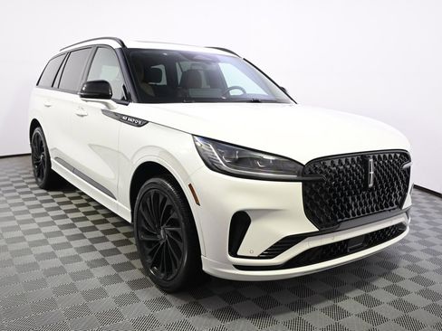 New 2026 Lincoln Aviator Reserve image 8