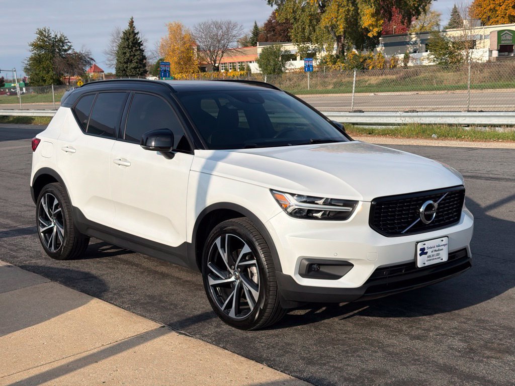 Used 2021 Volvo XC40 T4 R-Design w/ Protection Package Premier FWD image 2