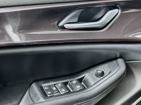 Used 2022 Jeep Grand Cherokee L Laredo w/ Luxury Tech Group I RWD image 16