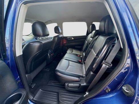 Used 2019 Nissan Pathfinder SL w/ Rock Creek Edition FWD image 24