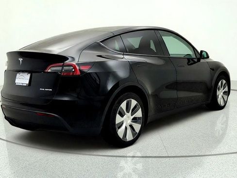 Used 2022 Tesla Model Y Long Range AWD/4WD image 5