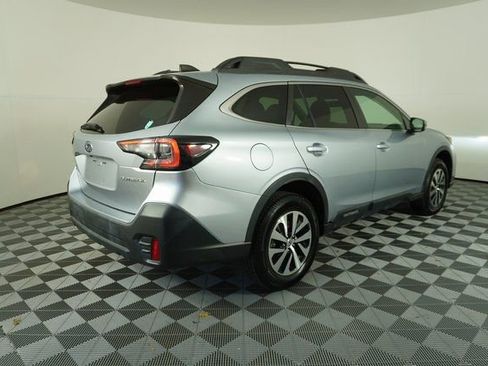 Used 2022 Subaru Outback Premium image 8
