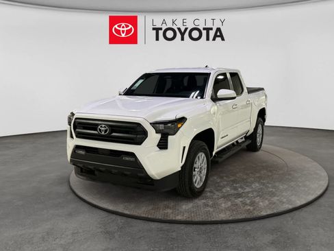 Used 2025 Toyota Tacoma SR5 AWD/4WD image 1