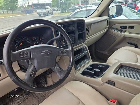 Used 2003 Chevrolet Suburban LT w/ LT Preferred Equipment Group AWD/4WD image 17