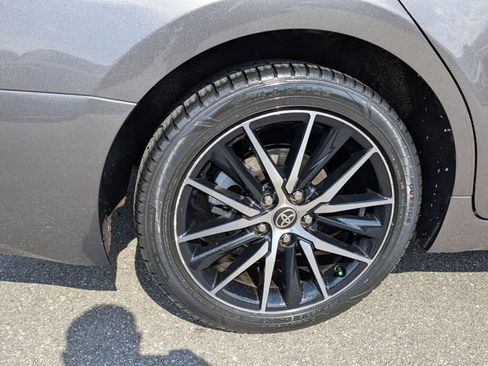 Used 2021 Toyota Camry SE FWD image 12
