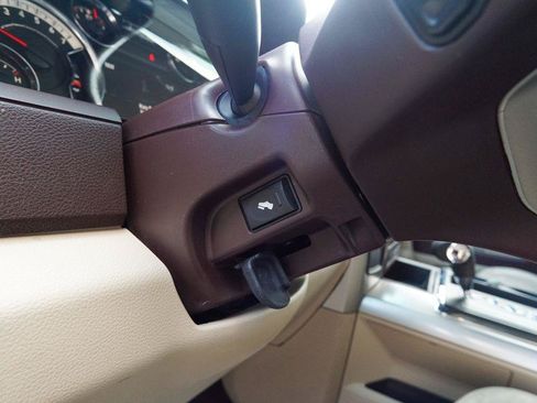 Used 2013 RAM 1500 Laramie w/ Convenience Group AWD/4WD image 21
