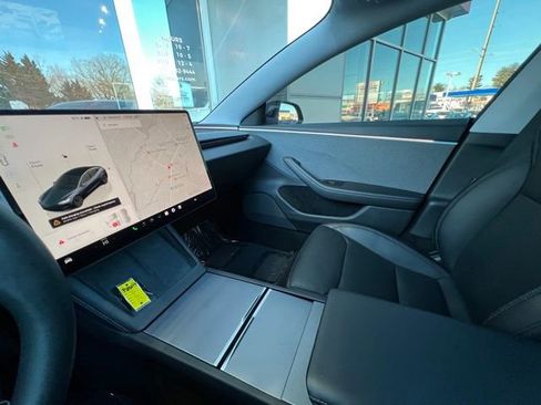 Used 2025 Tesla Model 3 Long Range image 19