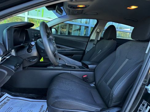 Used 2021 Hyundai Elantra SE w/ Cargo Package FWD image 10