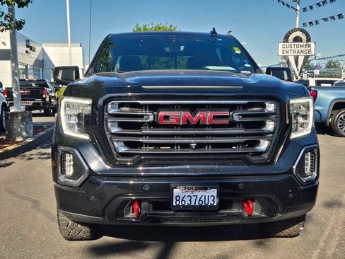 Used 2021 GMC Sierra 1500 AT4 w/ AT4 Value Package AWD/4WD image 2