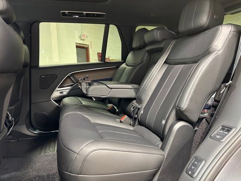 New 2025 Land Rover Range Rover Long Wheelbase SE image 26