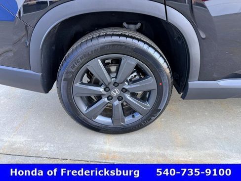 Certified 2025 Honda Pilot Sport image 12