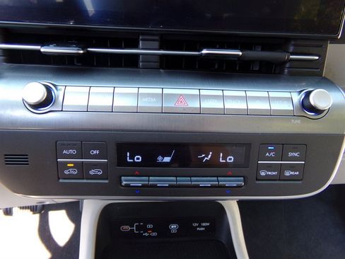 Used 2024 Hyundai Kona SEL AWD/4WD image 28