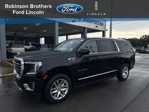 Used 2022 GMC Yukon XL SLT image 1