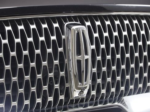 Used 2020 Lincoln Aviator Reserve w/ Class IV Trailer Tow Package AWD/4WD image 16
